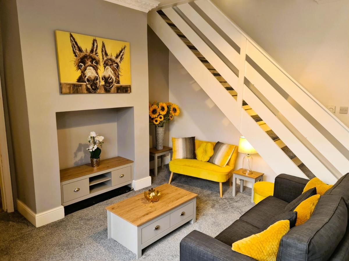 Tower Views 2 Bedroom House With Private Parking Blackpool Exterior foto