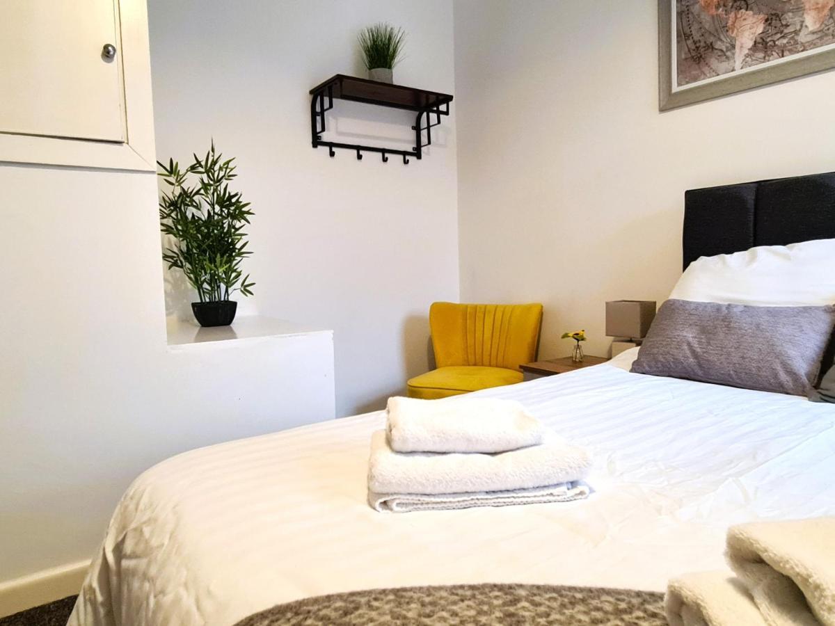 Tower Views 2 Bedroom House With Private Parking Blackpool Exterior foto