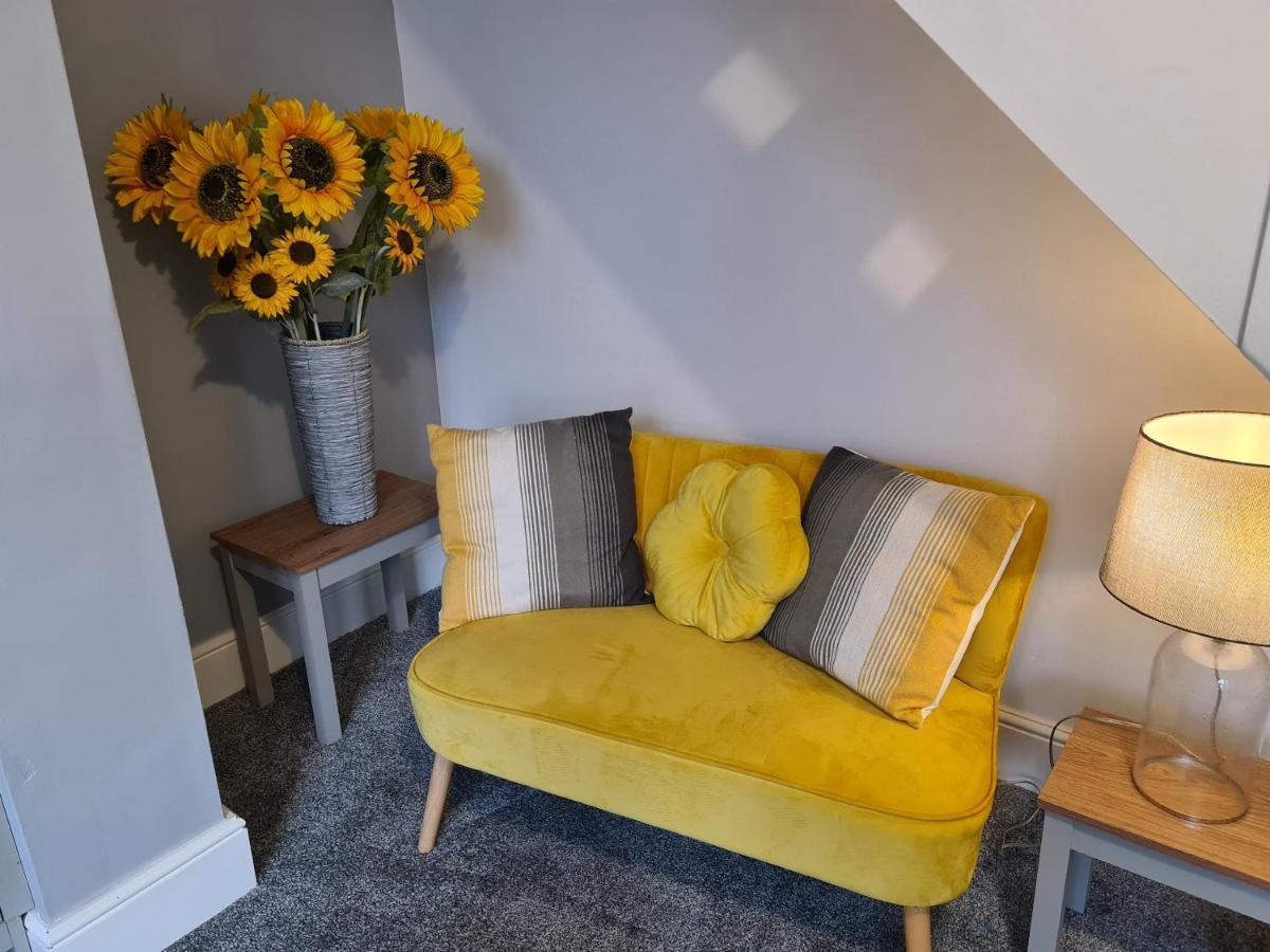 Tower Views 2 Bedroom House With Private Parking Blackpool Exterior foto
