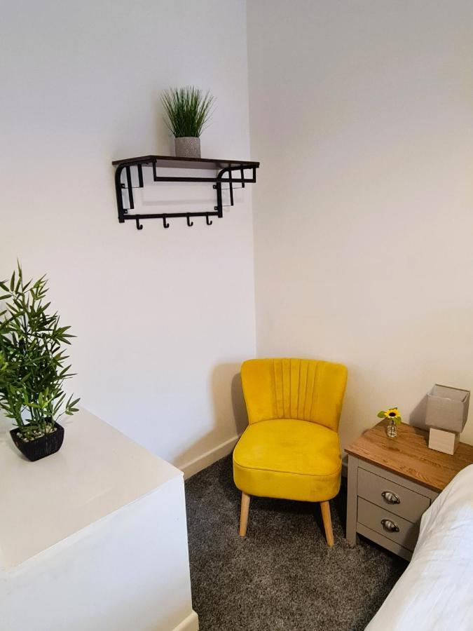 Tower Views 2 Bedroom House With Private Parking Blackpool Exterior foto