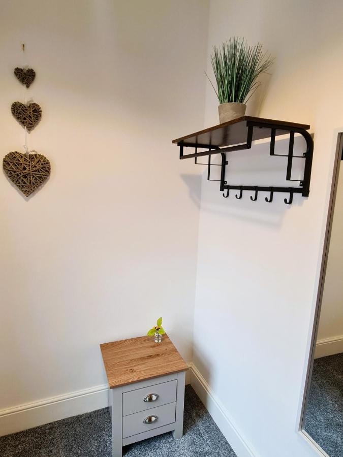 Tower Views 2 Bedroom House With Private Parking Blackpool Exterior foto